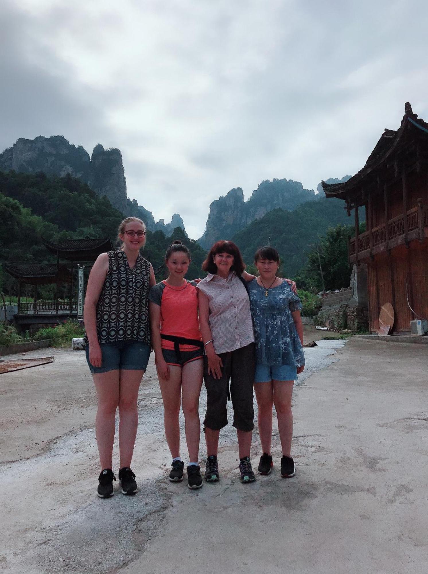 Tongfu Inn Zhangjiajie Eksteriør billede